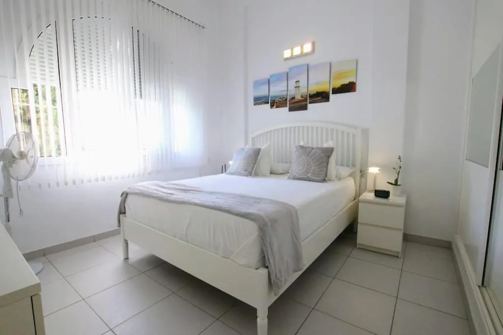Tess Villa Andalusian Sun Málaga 0*,